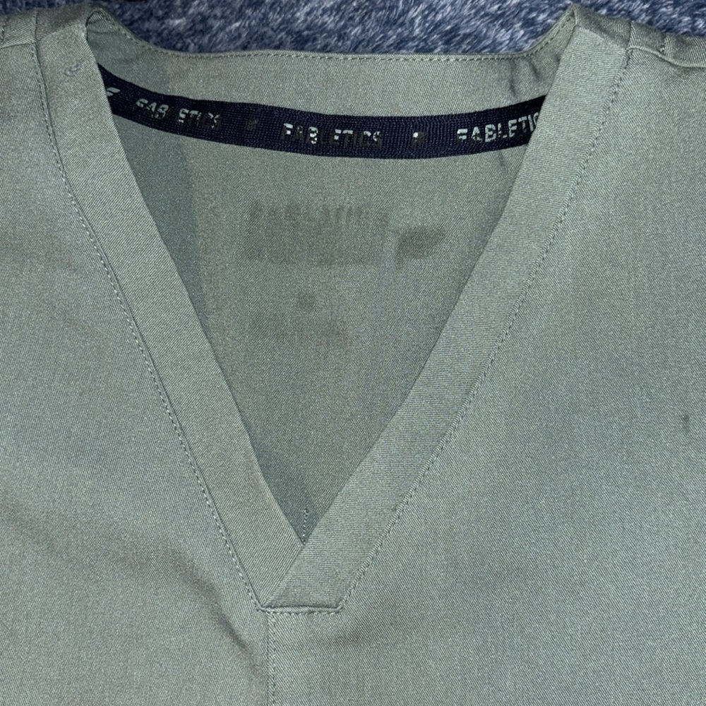 Fabletics Method Scrub Top - Picture 5 of 7